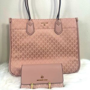 NWT Michael Kors Jet Set Large Travel Tote Bundle